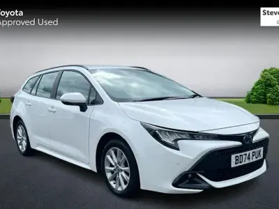 Used Toyota Corolla 140 HP (102 kW) 2024 White Estate