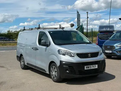 Used Peugeot Expert 120 HP (88 kW) 2019 Silver Van