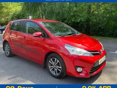 Used Toyota Verso Multidrive S 147 HP (108 kW) 2013 Red MPV