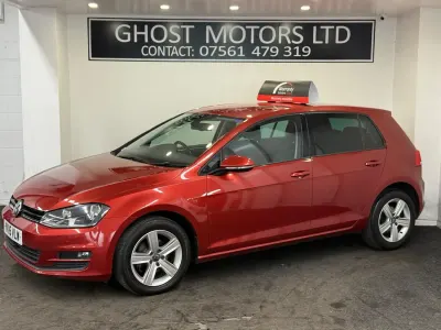 Usado VW Golf VII Match 105 HP (77 kW) 2015 Vermelho Citadino