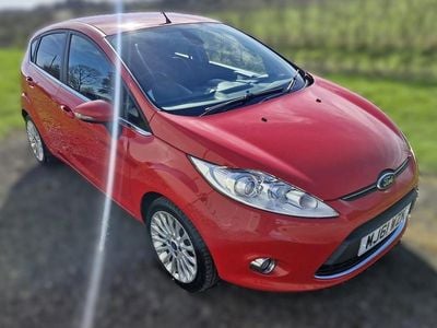 Used Ford Fiesta Titanium 94 HP (69 kW) 2011 Red Hatchback