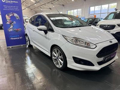 Usado Ford Fiesta Zetec 125 HP (91 kW) 2016 Branco Citadino