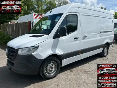 Used Mercedes Sprinter Progressive 147 HP (108 kW) 2022 White Van