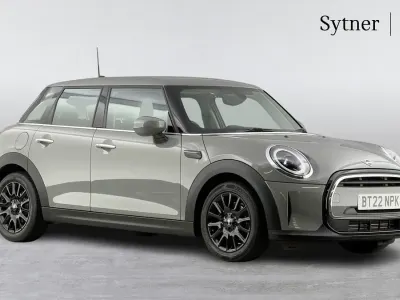 Begagnad Mini ONE Classic 101 HK (74 kW) 2022 Grå Halvkombi