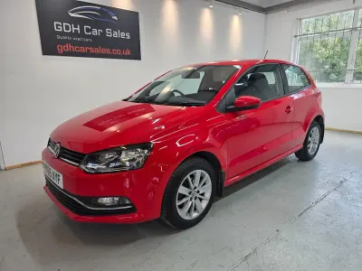 Used VW Polo SE 90 HP (66 kW) 2015 Red Hatchback