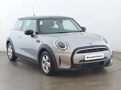 Begagnad Mini Cooper Classic 136 HK (100 kW) 2023 Silver Halvkombi