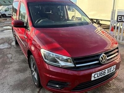 Used VW Caddy Maxi Life Life 150 HP (110 kW) 2017 Red MPV