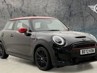 Usado Mini Cooper S Exclusive 176 HP (129 kW) 2022 Preto Citadino