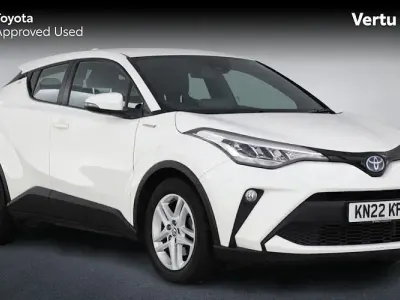 Käytetty Toyota C-HR 122 HP (89 kW) 2023 Katumaasturi