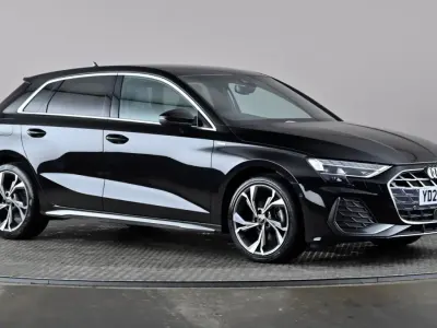 Używany Audi A3 S-Line 2025 Czarny Hatchback