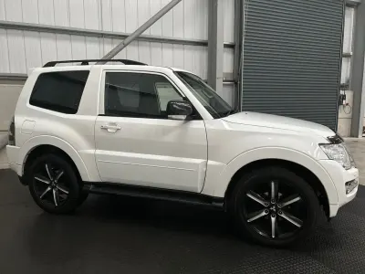 Used Mitsubishi Shogun 187 HP (137 kW) 2017 White SUV