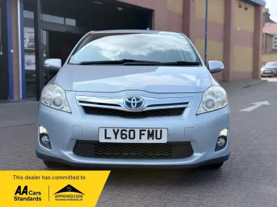Used Toyota Auris Hybrid 136 HP (100 kW) 2010 Blue Hatchback