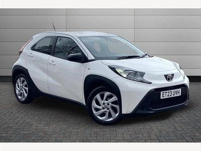 Used Toyota Aygo X PURE 72 HP (52 kW) 2023 White SUV