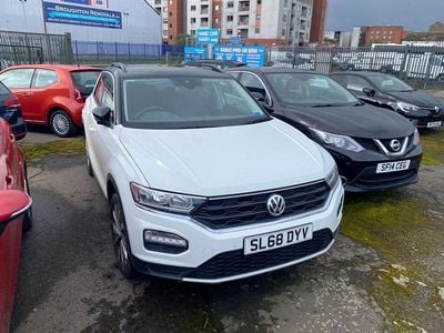 Used VW T-Roc Design 115 HP (84 kW) 2018 White SUV
