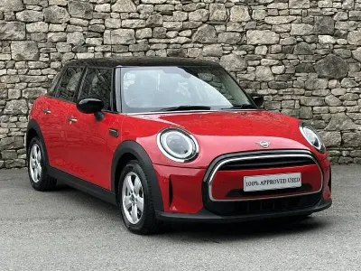Used Mini Cooper Classic 134 HP (98 kW) 2022 Red Hatchback