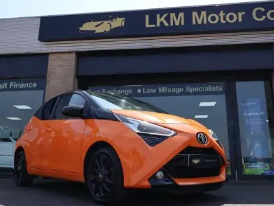 Used Toyota Aygo X-cite 72 HP (52 kW) 2019 Orange Hatchback