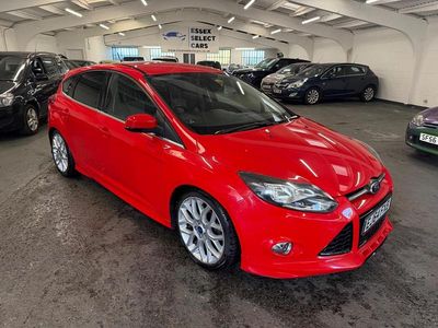 Used Ford Focus Zetec 125 HP (91 kW) 2014 Red Hatchback