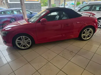 Begagnad Audi TT 200 HK (147 kW) 2007 Röd Sportkupé