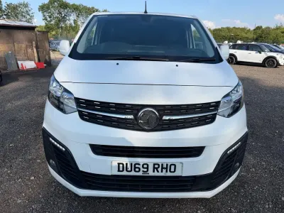 Used Vauxhall Vivaro Sportive 100 HP (73 kW) 2019 White MPV