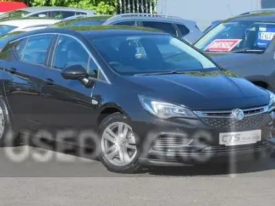 Używany Vauxhall Astra Design Edition 2016 Czarny Hatchback
