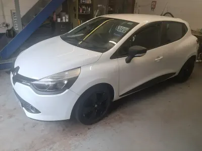 Used Renault Clio Play 2015 White Hatchback