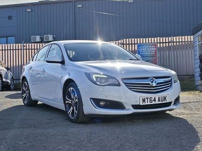 Used Vauxhall Insignia Edition 140 HP (102 kW) 2014 White Hatchback