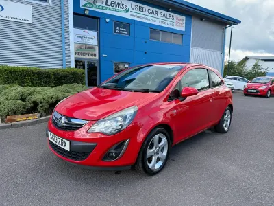 Używany Vauxhall Corsa 100 KM (73 kW) 2013 Czerwony Hatchback