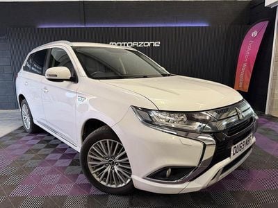 Used Mitsubishi Outlander P-HEV 209 HP (153 kW) 2019 White SUV