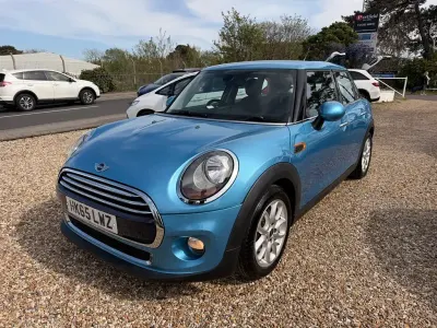 Usado Mini Cooper Hatch 136 HP (100 kW) 2015 Azul Citadino