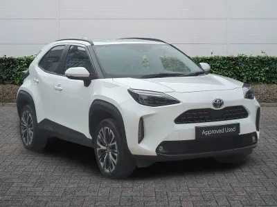 Used Toyota Yaris Hybrid 2023 Pure white Estate
