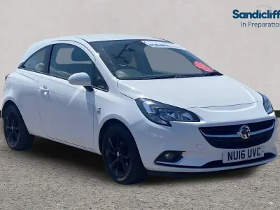 Used Vauxhall Corsa SRi 90 HP (66 kW) 2017 White Hatchback