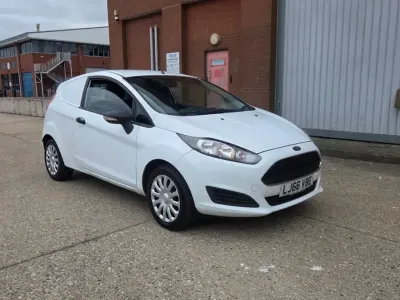 Begagnad Ford Fiesta 75 HK (55 kW) 2016 Vit Halvkombi