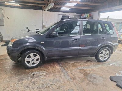 Blue Used 2011 Ford Fusion Zetec Hatchback | £2,495 (Fair price)