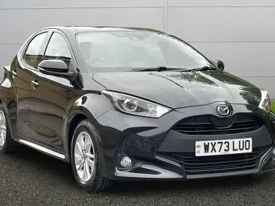 Begagnad Mazda 2 Comfort 116 HK (85 kW) 2023 Svart Halvkombi