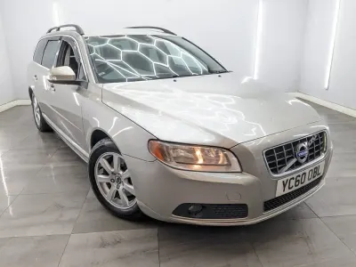 Usado Volvo V70 SE 109 HP (80 kW) 2010 Dourado Carrinha