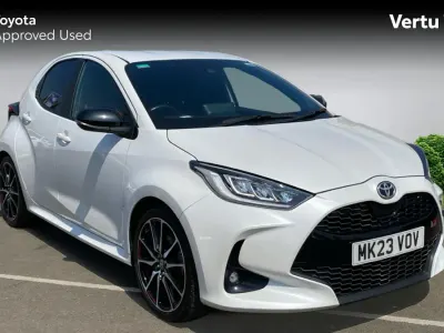 Used Toyota Yaris Sport 116 HP (85 kW) 2023 Platinum white pearl (pearlescent paint) Hatchback