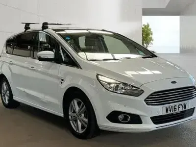 Used Ford S-MAX Titanium 2016 White MPV