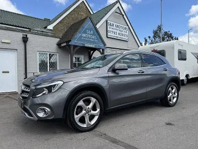Usado Mercedes GLA200 156 HP (114 kW) 2017 Cinzento SUV