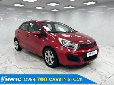 Used Kia Rio Air 2013 Red Hatchback