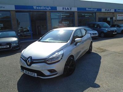 Usado Renault Clio IV Dynamique 90 CV (66 kW) 2018 Plateado Utilitario