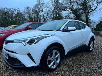 Used Toyota C-HR 122 HP (89 kW) 2017 White SUV