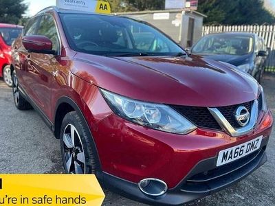 Used Nissan Qashqai N-Connecta 115 HP (84 kW) 2016 Red SUV