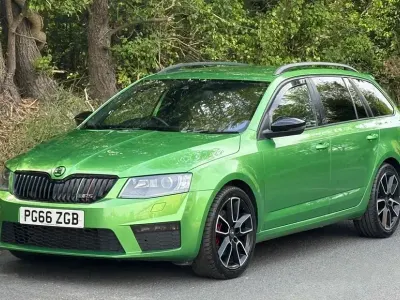 Begagnad Skoda Octavia vRS 2017 Grön Kombi
