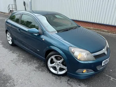 Second-hand Vauxhall Astra Sport 150 CP (110 kW) 2007 Turcoaz Hatchback
