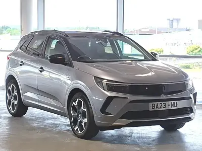 Używany Vauxhall Grandland X Ultimate 130 KM (95 kW) 2023 Szary SUV