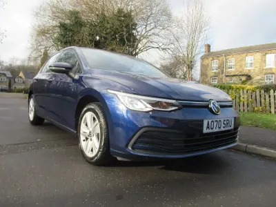 Used VW Golf VII Life 110 HP (80 kW) 2020 Blue Hatchback