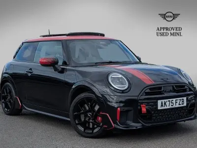 Usado Mini John Cooper Works Hatch 228 CV (167 kW) 2025 Negro Utilitario