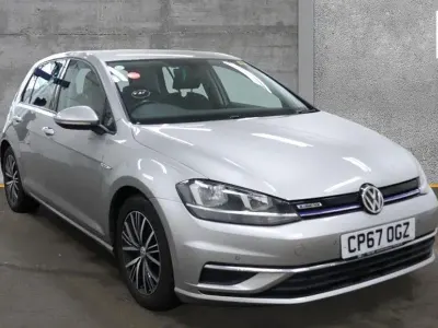 Used VW Golf VII SE 130 HP (95 kW) 2018 Silver Hatchback