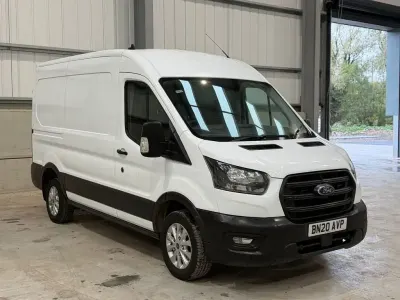 Usado Ford Transit 130 HP (95 kW) 2020 Branco Van