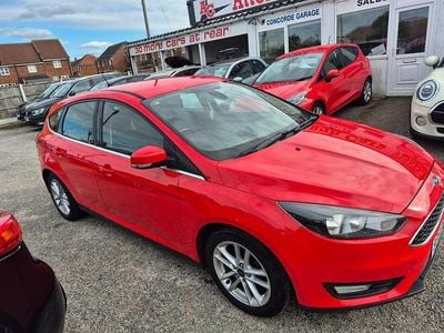 Used Ford Focus Zetec 115 HP (84 kW) 2015 Red Hatchback